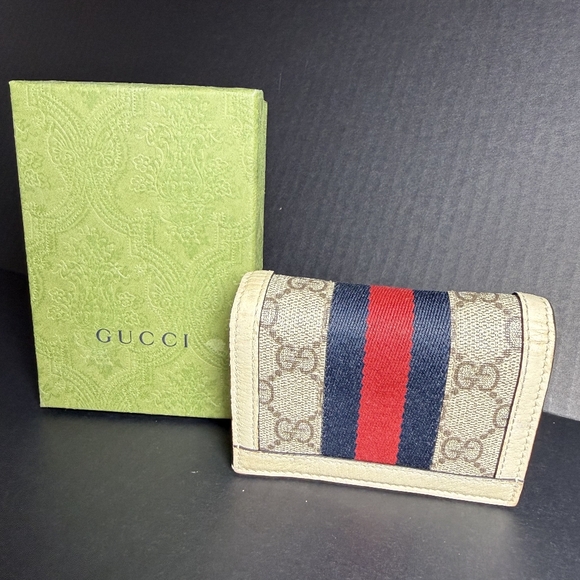 Gucci Beige Card Holder with Red and Blue Stripes - Picture 2 of 5